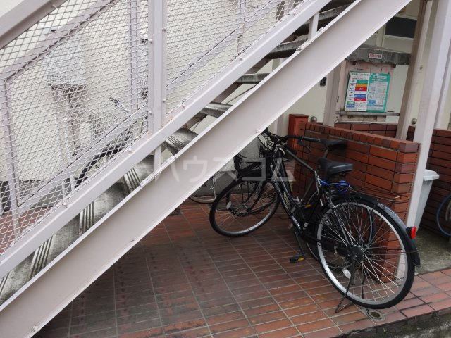 18/27 エントランス