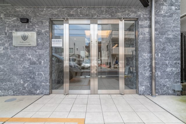 5/5 エントランス