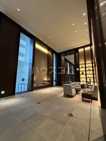 21/28 エントランス