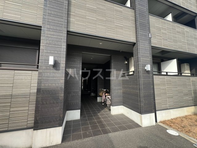 16/27 エントランス