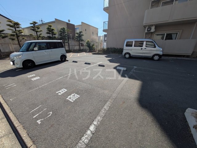 3/5 駐車場