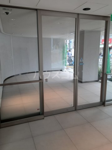 28/30 エントランス