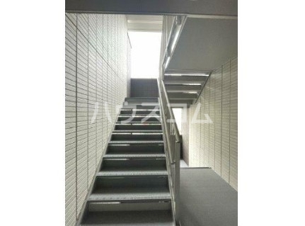 22/26 エントランス