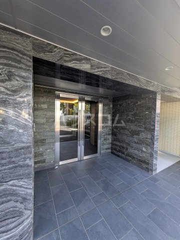 25/30 エントランス