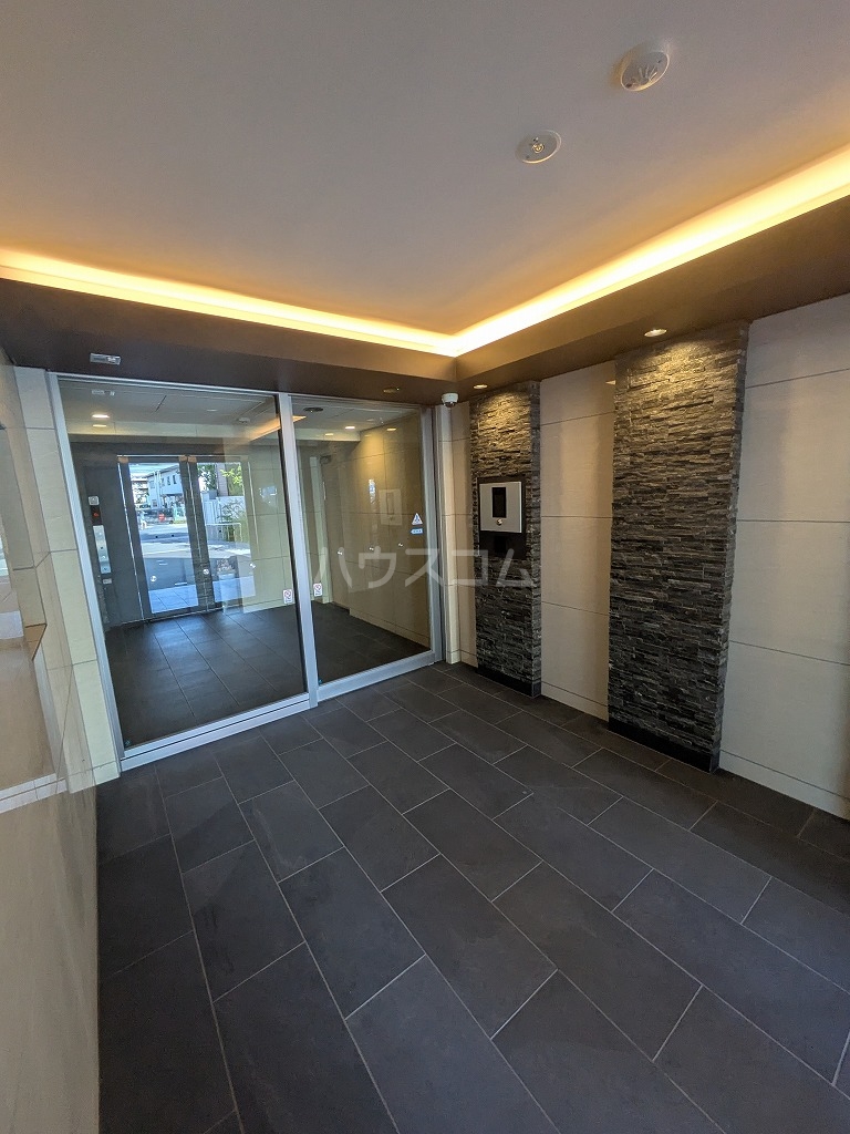 26/30 エントランス