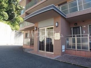 14/18 エントランス