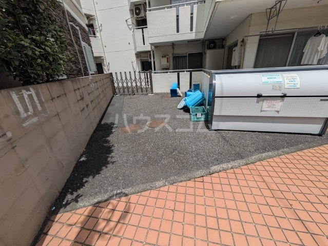 21/24 エントランス