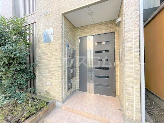 14/22 エントランス