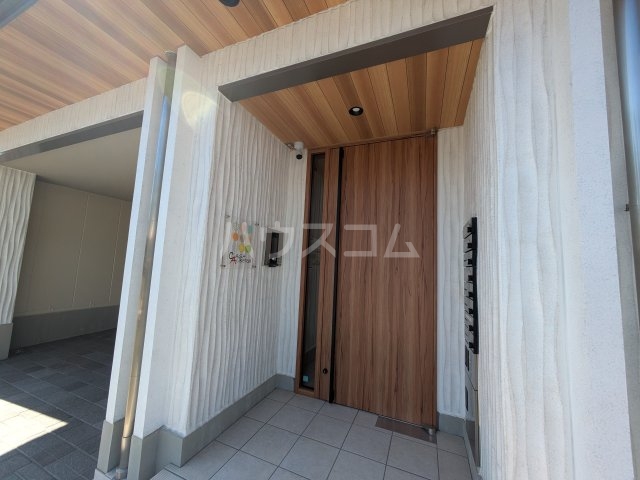 26/30 エントランス