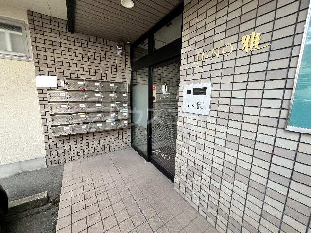 21/30 エントランス