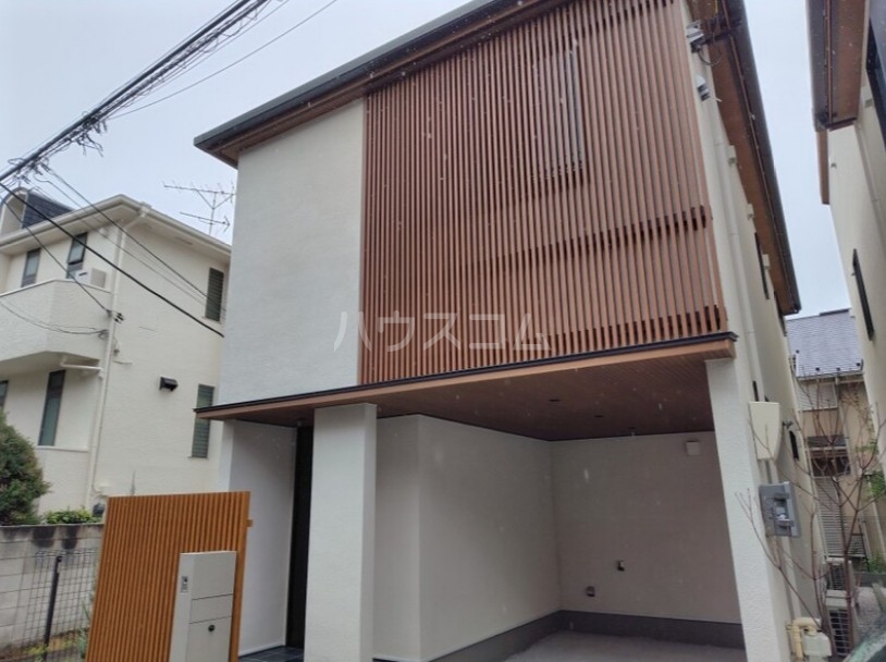 18/28 エントランス