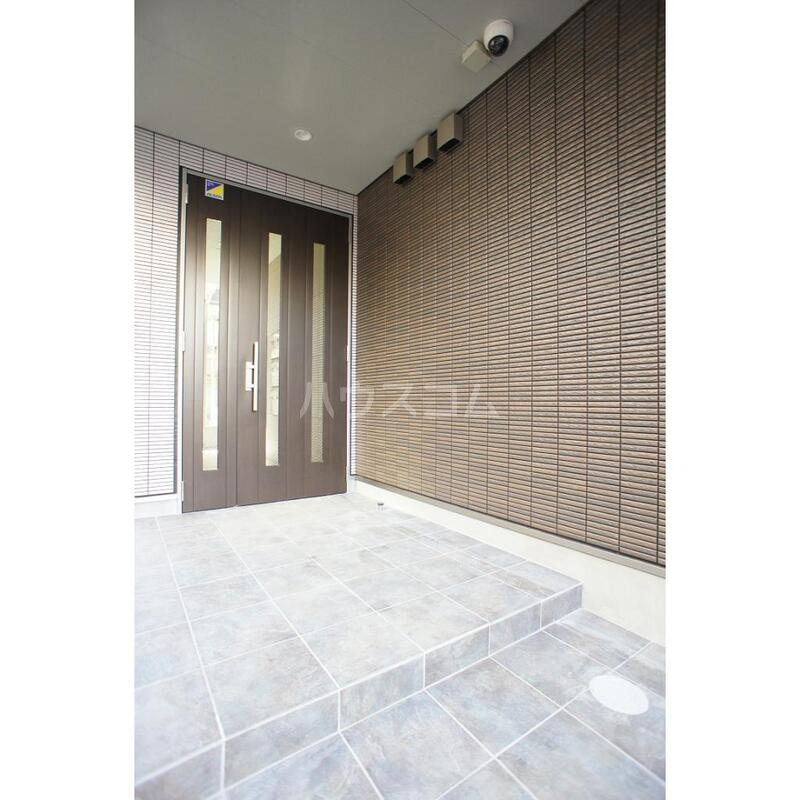 22/25 エントランス