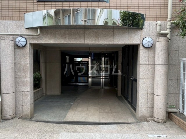 14/22 エントランス