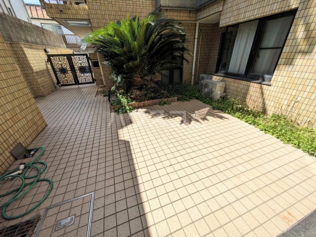 22/27 バルコニー