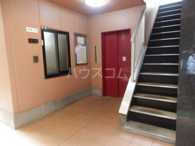 19/29 エントランス