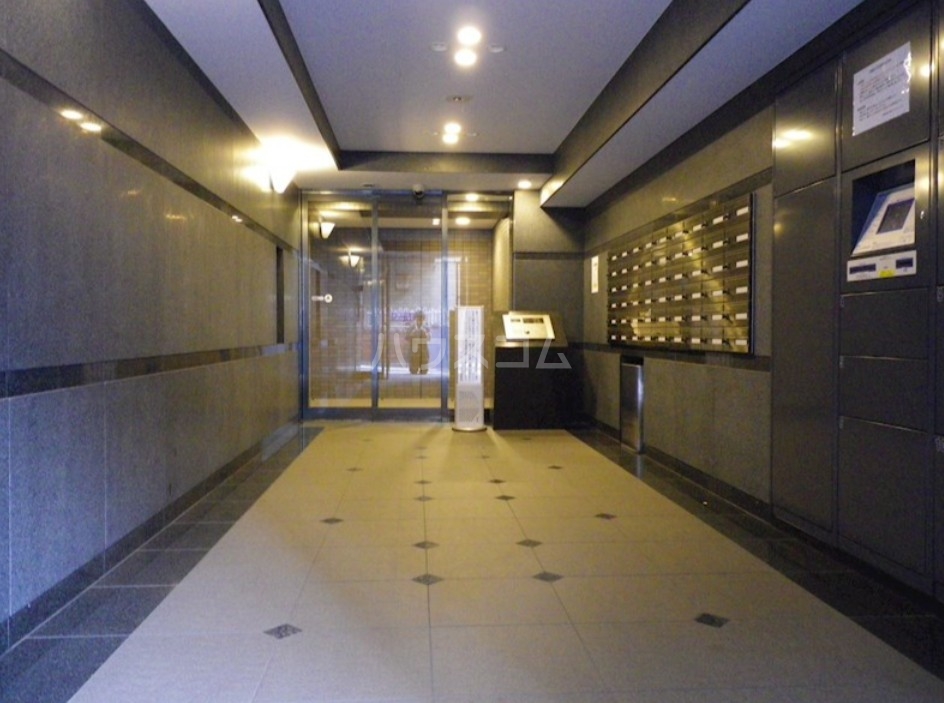 18/21 エントランス