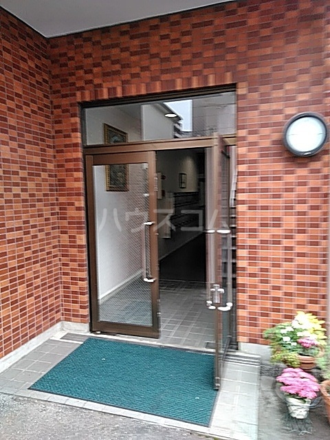 22/30 エントランス