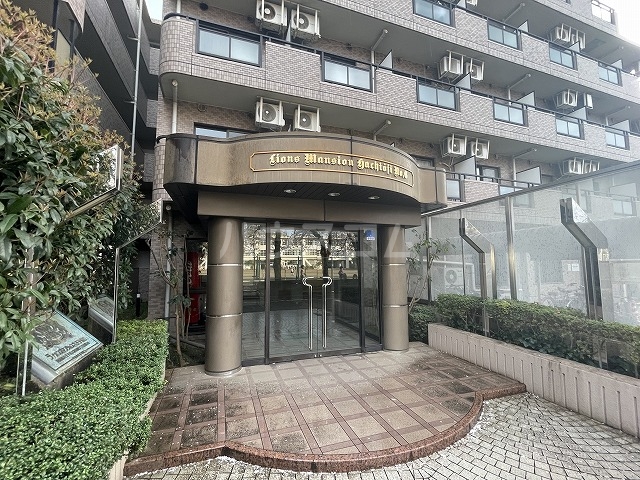 20/30 エントランス