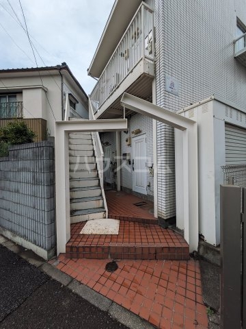 23/25 エントランス