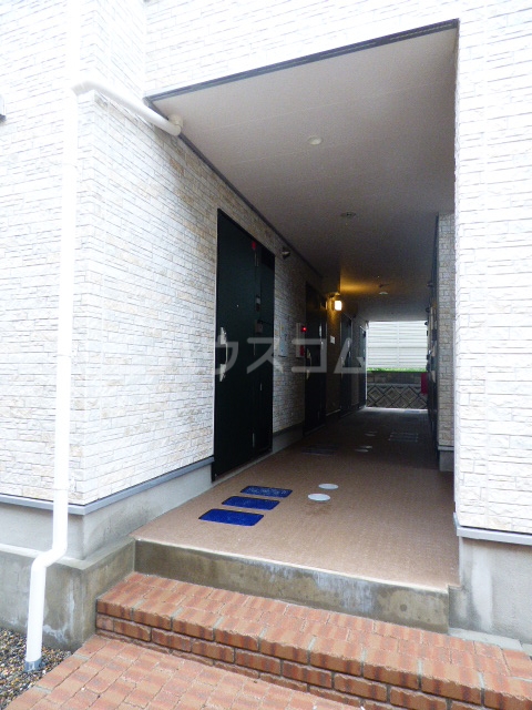 22/30 エントランス