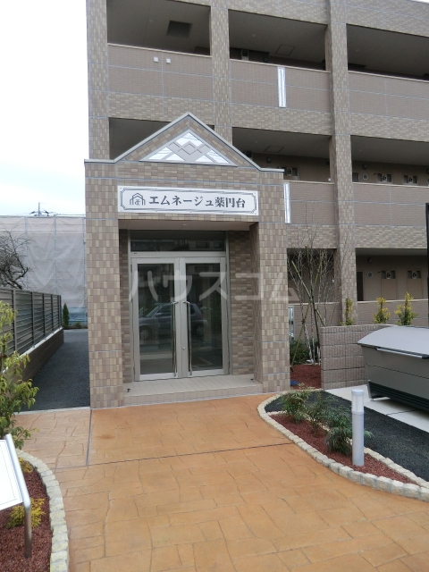 22/30 エントランス