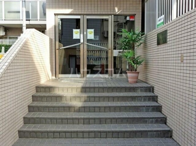 14/16 エントランス