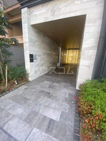 22/30 エントランス