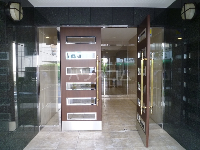 19/28 エントランス