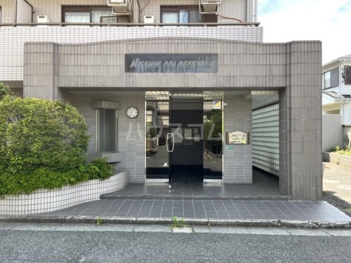 22/26 エントランス