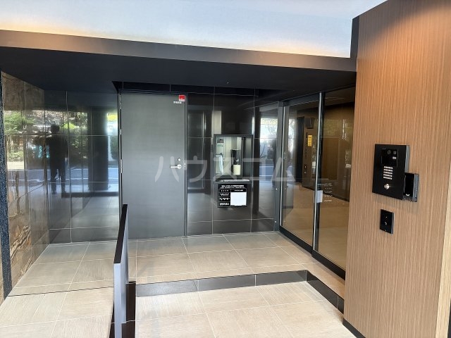 17/27 エントランス