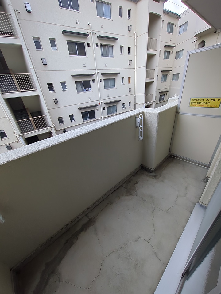 13/20 バルコニー