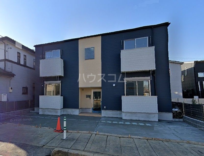 13/22 エントランス