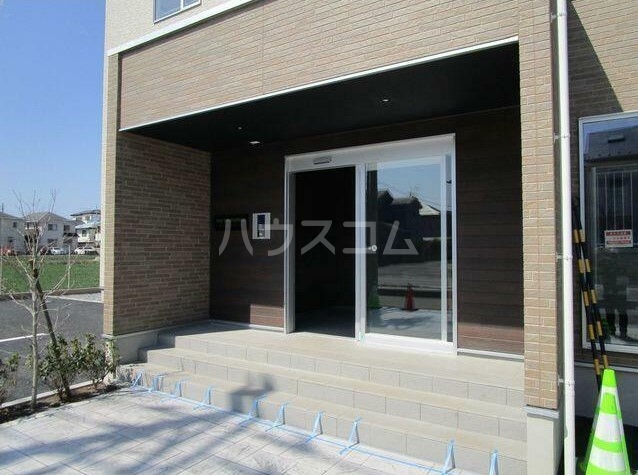 24/30 エントランス