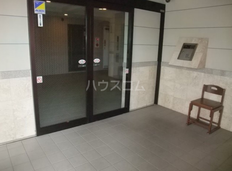 17/18 エントランス