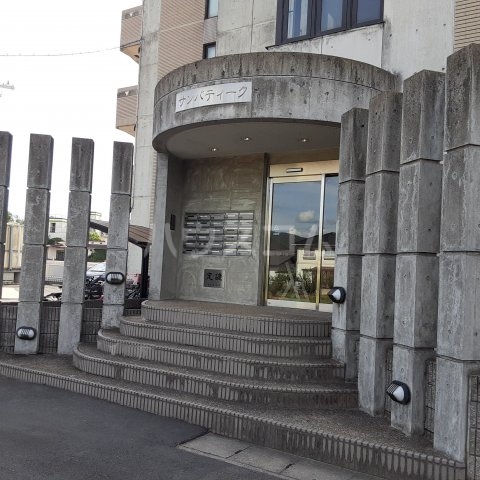 22/24 エントランス