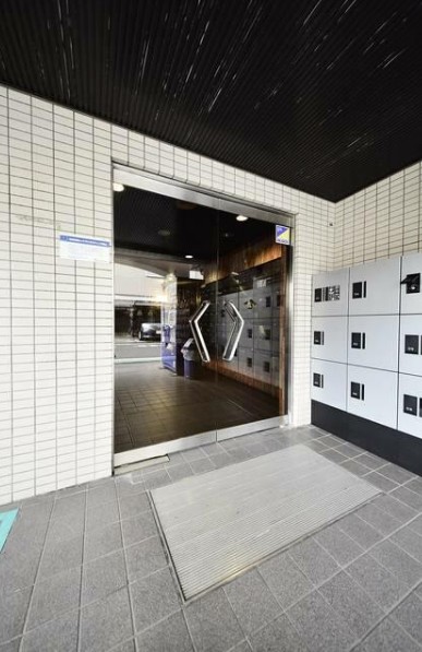 20/30 エントランス