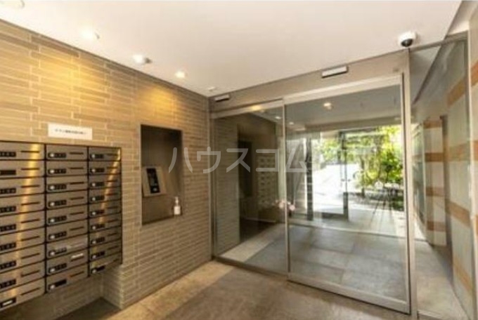 18/20 エントランス