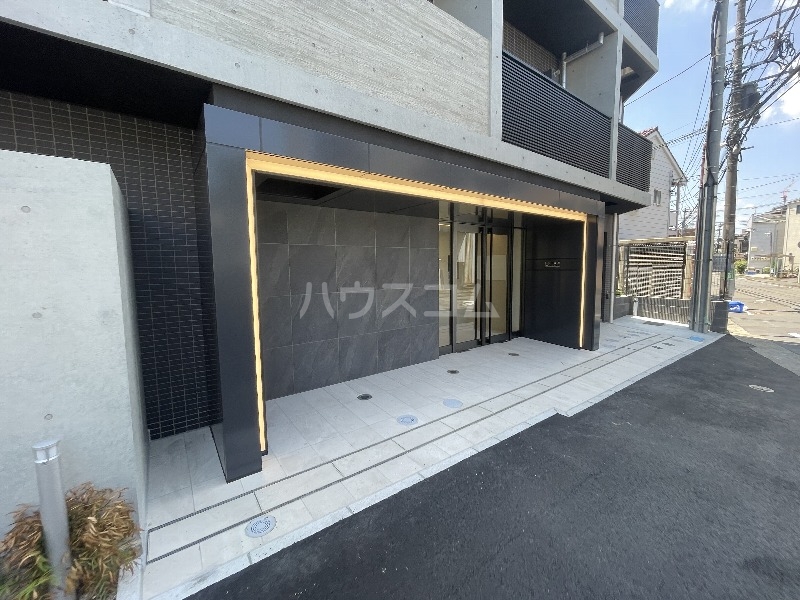 21/23 エントランス