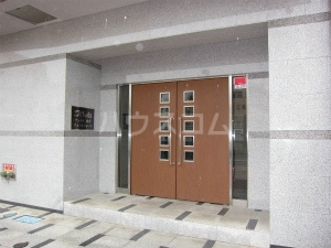 21/30 エントランス