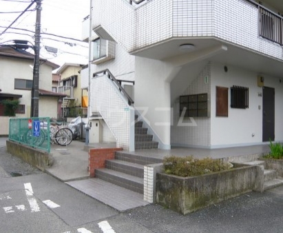 18/20 エントランス