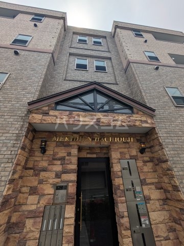 21/30 エントランス