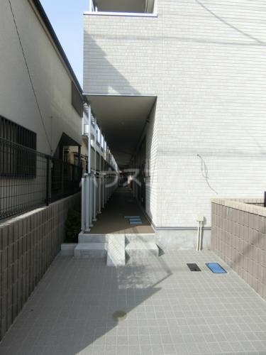 21/30 エントランス