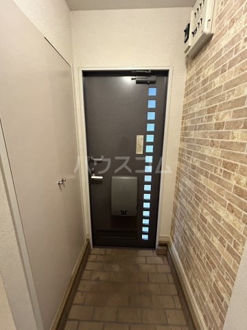 13/26 玄関