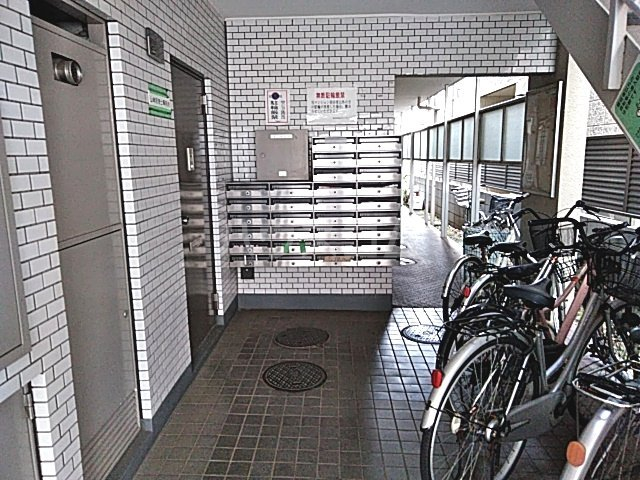 22/30 エントランス