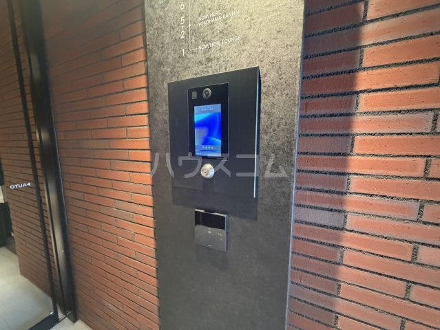 28/30 エントランス