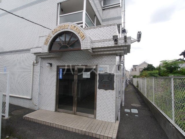 18/28 エントランス