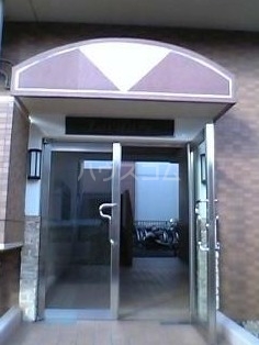 14/18 エントランス