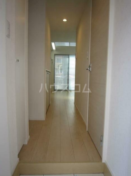 22/26 エントランス