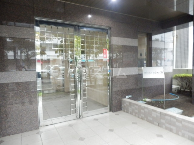 17/27 エントランス