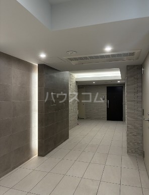 28/30 エントランス